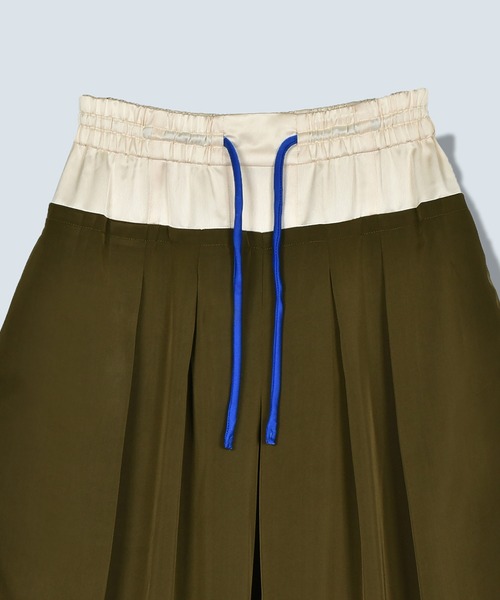 OMMO(オーエムエムオー)の「BOLCKING EASY TUCK PT(その他パンツ・レディース・ブラック/カーキ・SMALL/MEDIUM)」の20枚目の写真