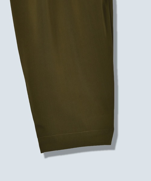 OMMO(オーエムエムオー)の「BOLCKING EASY TUCK PT(その他パンツ・レディース・ブラック/カーキ・SMALL/MEDIUM)」の17枚目の写真