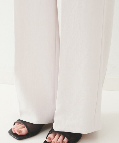 UNTITLED（アンタイトル）の「【接触冷感/UVカット/ウエストゴム】センタープレスツイルパンツ（その他パンツ・レディース・ブラック/ライトベージュ・50/42/44/46/48/00/01/02/03/04）」の4枚目の写真