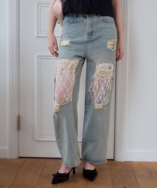 Birthday room（バースデイルーム）の「レースドッキングダメージデニムパンツ/lace docking damaged denim pants（デニムパンツ・レディース・ライトブルー・MEDIUM）」の2枚目の写真