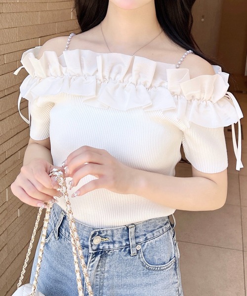 INGNI(イング)の「肩パールオフショル半袖ニット(ニット/セーター・レディース・ベージュ系1/ホワイト×ホワイト/ブラック×ホワイト/ワイン系2/グレー系6・M)」の6枚目の写真