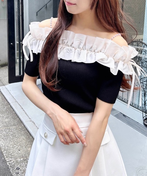 INGNI(イング)の「肩パールオフショル半袖ニット(ニット/セーター・レディース・ベージュ系1/ホワイト×ホワイト/ブラック×ホワイト/ワイン系2/グレー系6・M)」の13枚目の写真