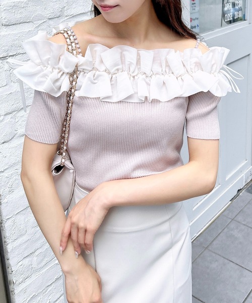 INGNI(イング)の「肩パールオフショル半袖ニット(ニット/セーター・レディース・ベージュ系1/ホワイト×ホワイト/ブラック×ホワイト/ワイン系2/グレー系6・M)」の21枚目の写真