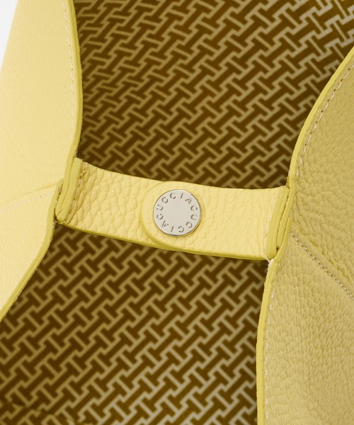 IACUCCI（イアクッチ）の「オペラ S CERVO/STAMPA INTERNA（トートバッグ・レディース・チャコールグレー/グレイッシュベージュ/イエロー/イエロー系その他/サンドベージュ/ミント/ライトグレー・FREE）」の22枚目の写真