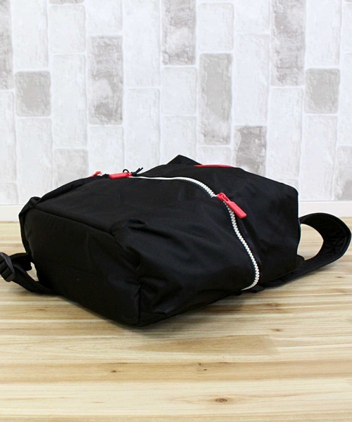 HUNTER(ハンター)の「オリジナルミニトップクリップバックパック リュック Original Mini Topclip Backpack 13L(バックパック/リュック・レディース・ブラック/オリーブ・ONE SIZE)」の13枚目の写真