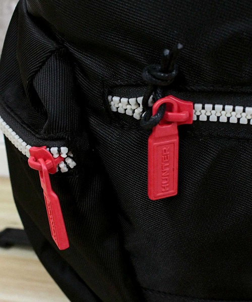 HUNTER(ハンター)の「オリジナルミニトップクリップバックパック リュック Original Mini Topclip Backpack 13L(バックパック/リュック・レディース・ブラック/オリーブ・ONE SIZE)」の10枚目の写真
