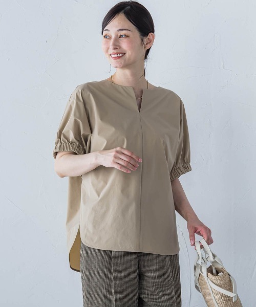 LAUTREAMONT(ロートレアモン)の「【晴れ軽】撥水UVキーネックブラウス≪UV/接触冷感/撥水性/洗濯機で洗える≫(シャツ/ブラウス・レディース・ブラック/ホワイト/ブラウン/グリーン/ベージュ・9号)」の4枚目の写真