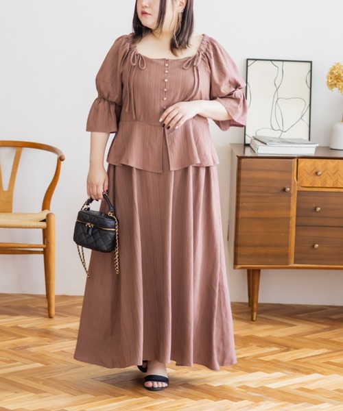 CLETTE(クレット)の「リボンブラウス&スカートセットアップ(ワンピース・レディース・サンドグレー/モカ/ネイビー・4L/3L/LL)」の2枚目の写真