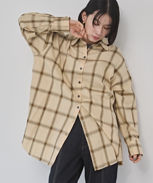 hunch（ハンチ）の「オンブレチェック オーバーシャツ（シャツ/ブラウス・レディース・ホワイト系その他/ブラウン系その他/ブルー系その他/ベージュ系その他/ホワイト系その他2/ブラック系その他・FREE）」の5枚目の写真