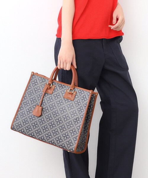 LAURA ASHLEY(ローラアシュレイ)の「【牛革/ショルダーベルト付き/Lサイズ】ミスタージョーンズ柄 バック(トートバッグ・レディース・ネイビー系/ブラック系・00)」の13枚目の写真