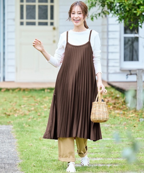 SMILE LAND（スマイルランド）の「＜大きいサイズ＞ カットソープリーツキャミワンピース（ワンピース・レディース・チャコールグレー/ブラック/ブラウン/グリーン系・4L/3L/LL/L/5L）」の3枚目の写真