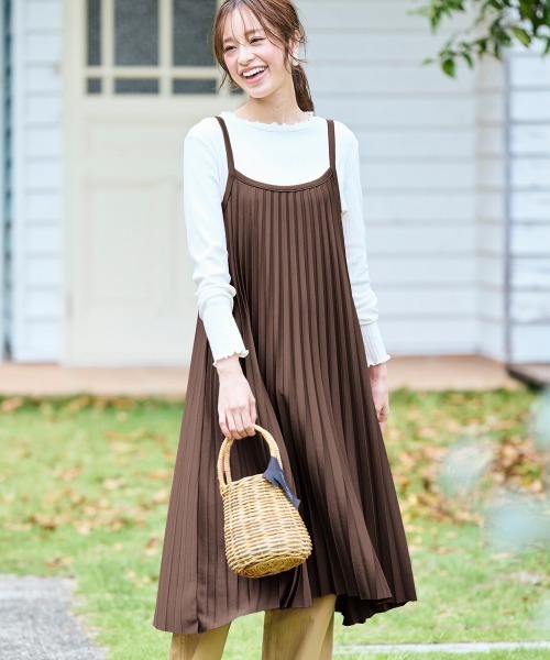 SMILE LAND（スマイルランド）の「＜大きいサイズ＞ カットソープリーツキャミワンピース（ワンピース・レディース・チャコールグレー/ブラック/ブラウン/グリーン系・4L/3L/LL/L/5L）」の11枚目の写真