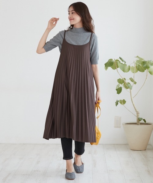 SMILE LAND（スマイルランド）の「＜大きいサイズ＞ カットソープリーツキャミワンピース（ワンピース・レディース・チャコールグレー/ブラック/ブラウン/グリーン系・4L/3L/LL/L/5L）」の9枚目の写真