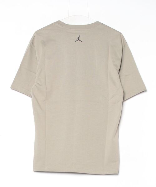 JORDAN BRAND（ジョーダンブランド）の「ジョーダン  ジョーダン BRND BR SNKR PCH クルー S/S Tシャツ（Tシャツ/カットソー・メンズ・カーキ・S/M/SS/L/XL/2XL/3XL）」の2枚目の写真