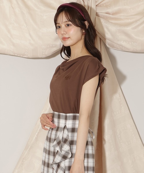 WILLSELECTION(ウィルセレクション)の「ドレープデザインカットトップス(Tシャツ/カットソー・レディース・ブラック/ボルドー/オフホワイト/ダークブラウン・FREE)」の17枚目の写真
