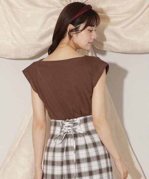 WILLSELECTION(ウィルセレクション)の「ドレープデザインカットトップス(Tシャツ/カットソー・レディース・ブラック/ボルドー/オフホワイト/ダークブラウン・FREE)」の18枚目の写真