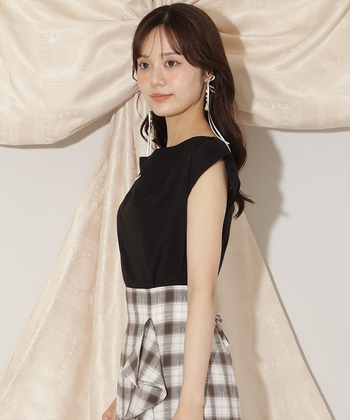 WILLSELECTION(ウィルセレクション)の「ドレープデザインカットトップス(Tシャツ/カットソー・レディース・ブラック/ボルドー/オフホワイト/ダークブラウン・FREE)」の11枚目の写真