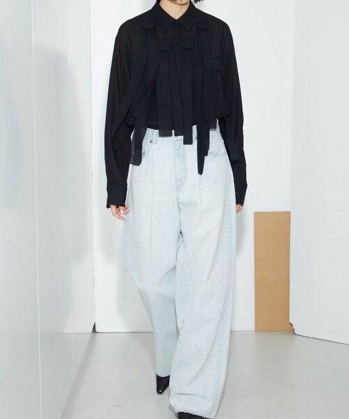 AEWEN MATOPH(イウエン マトフ)の「<AEWEN MATOPH>デニムタックパンツ(デニムパンツ・レディース・ブラック/ライトブルー/コバルトブルー・36/34/38)」の4枚目の写真