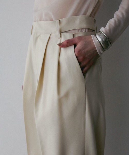 MANOF(マノフ)の「WAIST SLIT SLACKS(スラックス・レディース・ブラックミックス/アイボリー/チャコールグレー・S/M)」の11枚目の写真