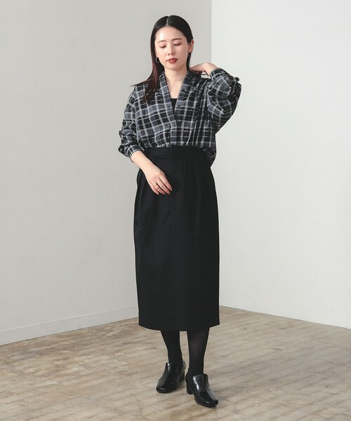 BEAMS HEART（ビームスハート）の「タック コクーン スカート（スカート・レディース・ブラウン系その他3/ブラック・FREE）」の4枚目の写真