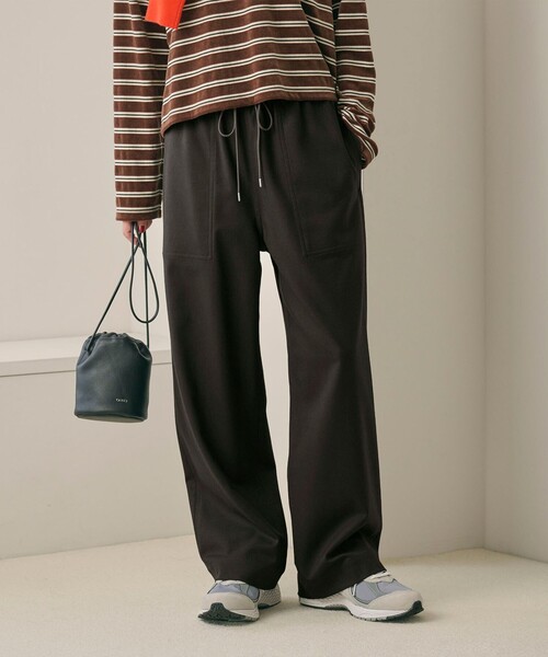 BEAUTY&YOUTH UNITED ARROWS(ビューティーアンドユースユナイテッドアローズ)の「ポリエステルブレンド パッチポケットパンツ(その他パンツ・レディース・ダークグレー/マスタード/ダークブラウン・XS/L/M/S)」の2枚目の写真
