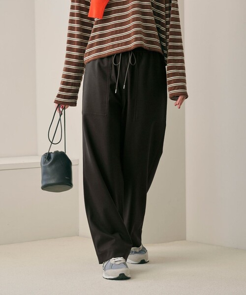 BEAUTY&YOUTH UNITED ARROWS(ビューティーアンドユースユナイテッドアローズ)の「ポリエステルブレンド パッチポケットパンツ(その他パンツ・レディース・ダークグレー/マスタード/ダークブラウン・XS/L/M/S)」の4枚目の写真