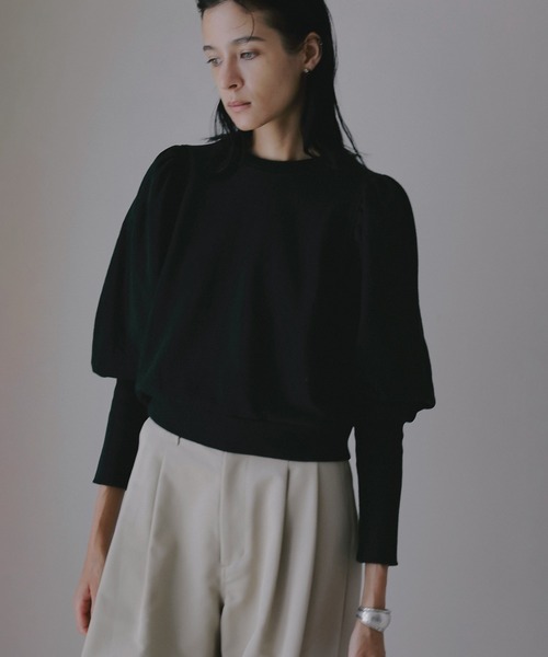 MANOF(マノフ)の「VOLUME FIT SLEEVE SWEAT(スウェット・レディース・グレー/ブラック/ベージュ・F)」の2枚目の写真