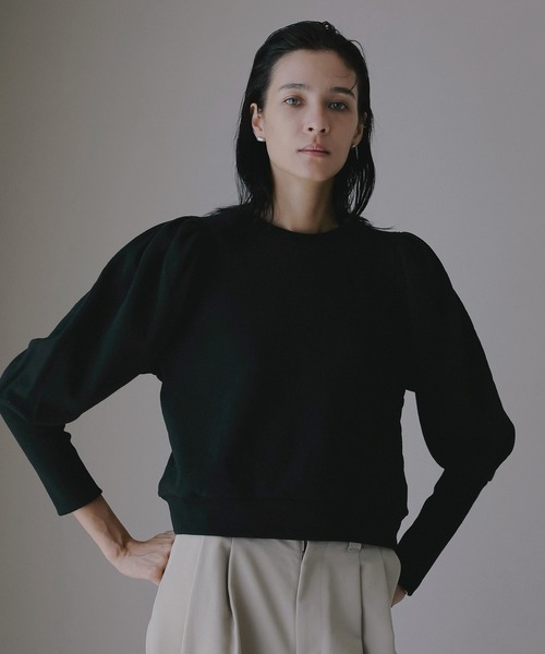 MANOF(マノフ)の「VOLUME FIT SLEEVE SWEAT(スウェット・レディース・グレー/ブラック/ベージュ・F)」の17枚目の写真