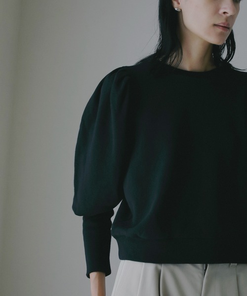 MANOF(マノフ)の「VOLUME FIT SLEEVE SWEAT(スウェット・レディース・グレー/ブラック/ベージュ・F)」の20枚目の写真