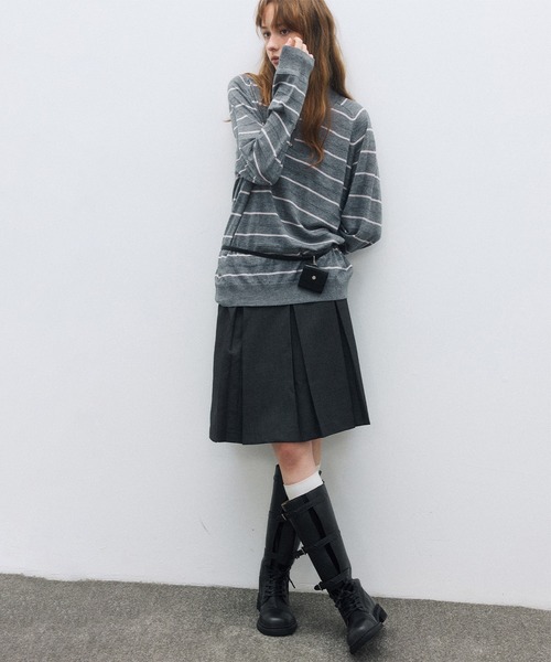 ELOOPS(イーループス)の「【ELOOPS】ウール混 ダブルボタンタックAラインスカート(スカート・レディース・ダークグレー/ブラック・S/M)」の4枚目の写真
