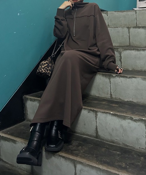 PAGEBOY（ページボーイ）の「MUSEスウェットZIPワンピース / スウェットワンピース【ZOZO限定アイテム】（ワンピース・レディース・ブラック/ブラウン・FREE）」の2枚目の写真