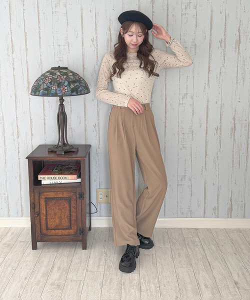 frunco(フランコ)の「タックワイドパンツ(その他パンツ・レディース・ベージュ/ブラック/グレー/ホワイト・MEDIUM)」の13枚目の写真
