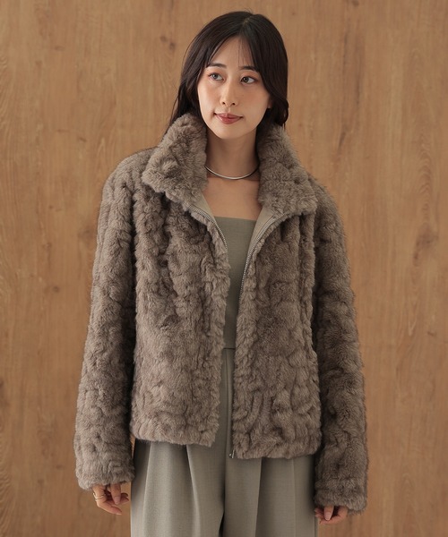 SUWDEE(スーディー)の「fur zip up short blouson(ブルゾン・レディース・アイボリー/グレー・FREE)」の1枚目の写真