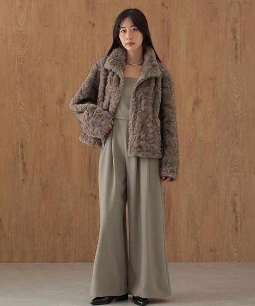 SUWDEE(スーディー)の「fur zip up short blouson(ブルゾン・レディース・アイボリー/グレー・FREE)」の3枚目の写真