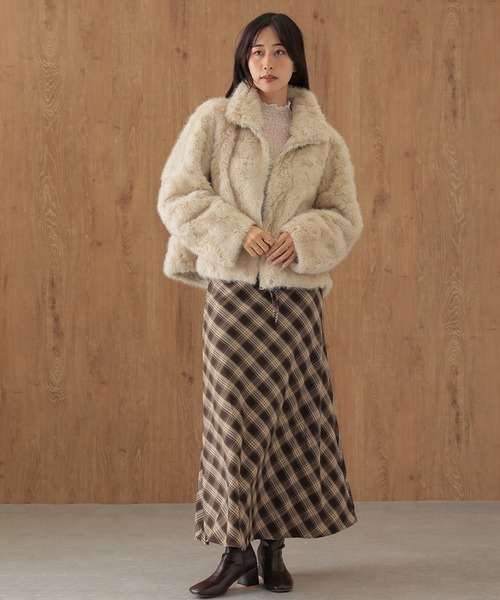 SUWDEE(スーディー)の「fur zip up short blouson(ブルゾン・レディース・アイボリー/グレー・FREE)」の7枚目の写真