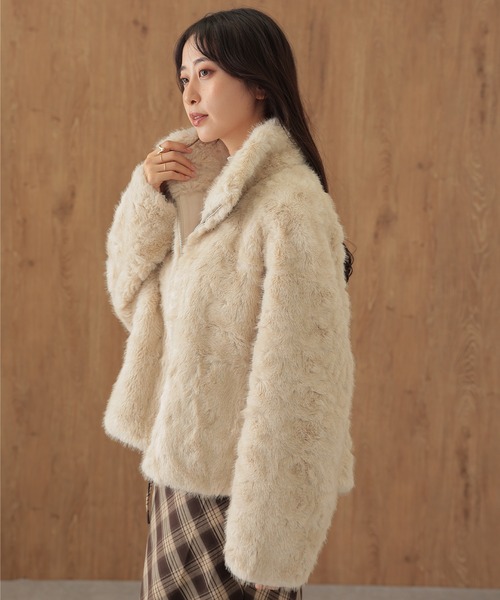 SUWDEE(スーディー)の「fur zip up short blouson(ブルゾン・レディース・アイボリー/グレー・FREE)」の9枚目の写真