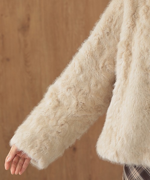 SUWDEE(スーディー)の「fur zip up short blouson(ブルゾン・レディース・アイボリー/グレー・FREE)」の17枚目の写真
