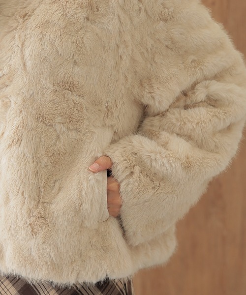 SUWDEE(スーディー)の「fur zip up short blouson(ブルゾン・レディース・アイボリー/グレー・FREE)」の18枚目の写真