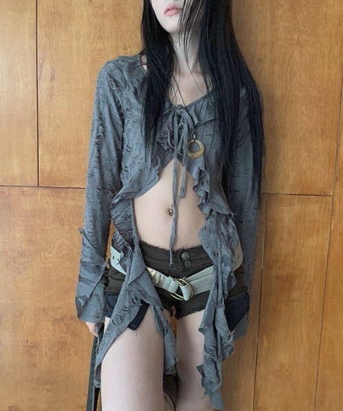 .KOM(ドットコム)の「A'GEM/9 × .kom 『.KOM/ドットケーオーエム』 Y2K Front Ribbon Fringe Top/Y2K フロントリボン フリンジトップス(Tシャツ/カットソー・レディース・ホワイト/ブラック/グレー・FREE)」の20枚目の写真