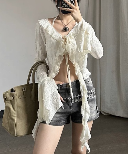 .KOM(ドットコム)の「A'GEM/9 × .kom 『.KOM/ドットケーオーエム』 Y2K Front Ribbon Fringe Top/Y2K フロントリボン フリンジトップス(Tシャツ/カットソー・レディース・ホワイト/ブラック/グレー・FREE)」の16枚目の写真