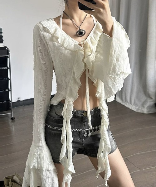 .KOM(ドットコム)の「A'GEM/9 × .kom 『.KOM/ドットケーオーエム』 Y2K Front Ribbon Fringe Top/Y2K フロントリボン フリンジトップス(Tシャツ/カットソー・レディース・ホワイト/ブラック/グレー・FREE)」の15枚目の写真