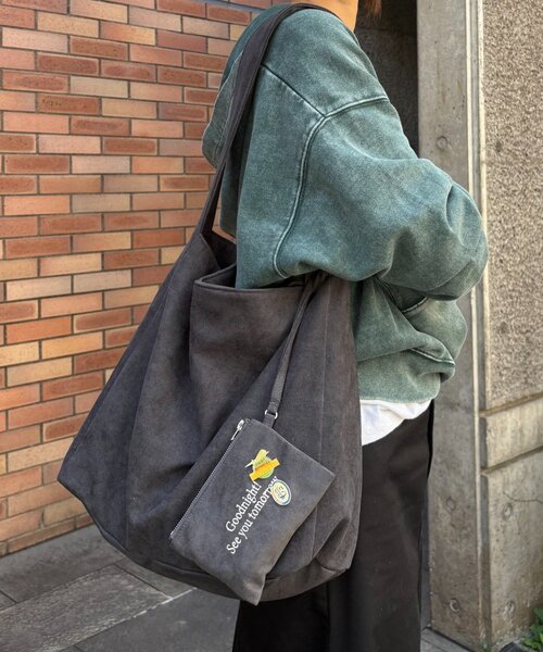 CIAOPANIC TYPY（チャオパニックティピー）の「【UNISEX】ポーチ付きスエードショルダーバッグ（トートバッグ・レディース・ブラウン/ベージュ/チャコールグレー・ONE SIZE）」の2枚目の写真
