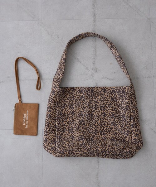 CIAOPANIC TYPY（チャオパニックティピー）の「【UNISEX】ポーチ付きスエードショルダーバッグ（トートバッグ・レディース・ブラウン/ベージュ/チャコールグレー・ONE SIZE）」の11枚目の写真