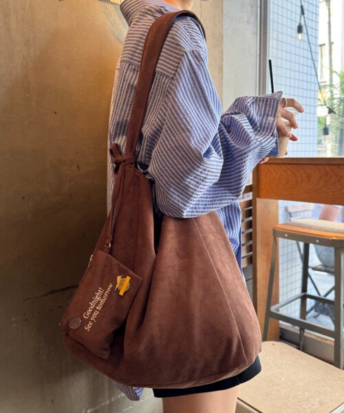 CIAOPANIC TYPY（チャオパニックティピー）の「【UNISEX】ポーチ付きスエードショルダーバッグ（トートバッグ・レディース・ブラウン/ベージュ/チャコールグレー・ONE SIZE）」の15枚目の写真
