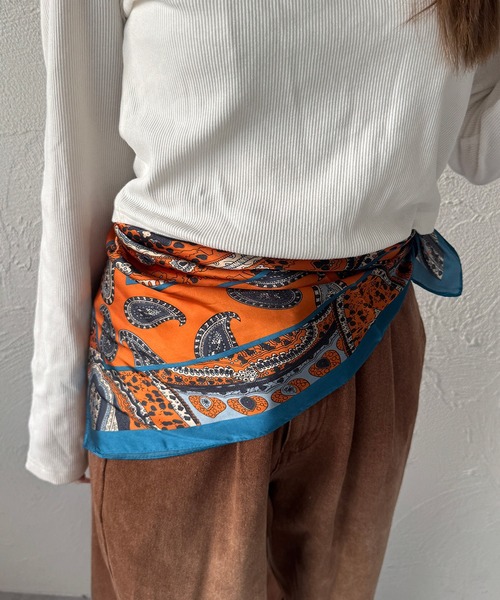 kutir（クティール）の「kutirlune／ペイズリースカーフ（バンダナ/スカーフ・レディース・ブルー/オレンジ/ベージュ・FREE）」の3枚目の写真