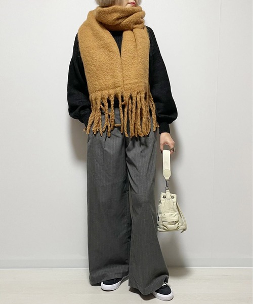 Fizz（フィズ）の「バルキー太フリンジマフラー（マフラー・レディース・ベージュ・FREE）」の3枚目の写真