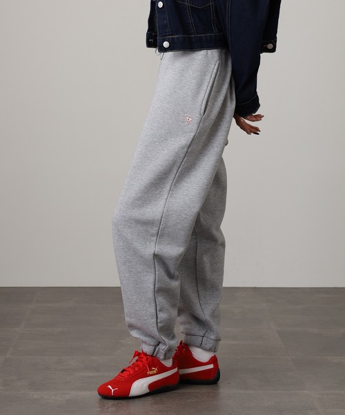 GUESS JEANS(ゲスジーンズ)の「GUESS JEANS GJ TRIANGLE LABEL JOGGER PANTS ゲス スウェット ジョガーパンツ コットン(スウェットパンツ・レディース・ネイビー/グレー・S/L/M)」の20枚目の写真