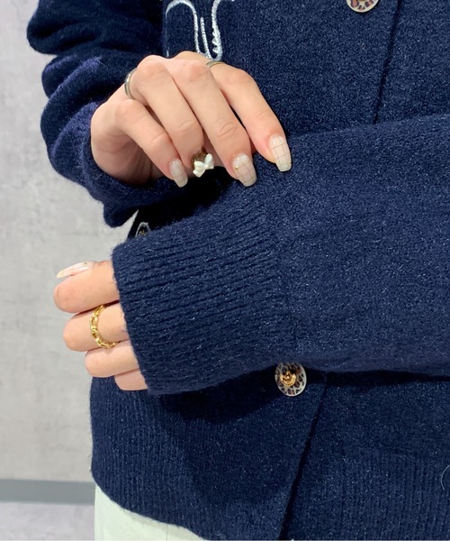 Maison Calme(メゾンカルム)の「刺繍ニットカーディガンモチーフボタン 猫 人間 お花 サメ お出かけ 冷房対策(カーディガン/ボレロ・レディース・ネイビー/アイボリー/グレー・F)」の14枚目の写真