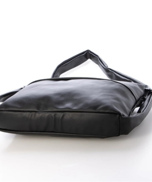 CACHELLIE(カシェリエ)の「PUFF HANDLE SHOULDER BAG(ショルダーバッグ・レディース・ベージュ/ブラック・FREE)」の3枚目の写真