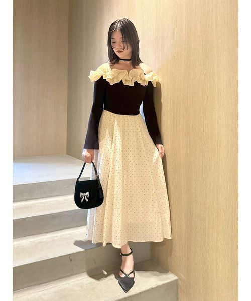 LILY BROWN(リリーブラウン)の「フリルカラーニットコンビワンピース(ワンピース・レディース・ドット/ブルー/ブラック/グレー・F/00)」の9枚目の写真